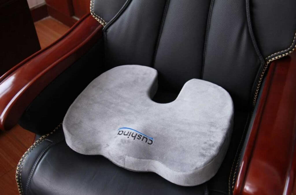Подушка на сиденье для офисного кресла - фото