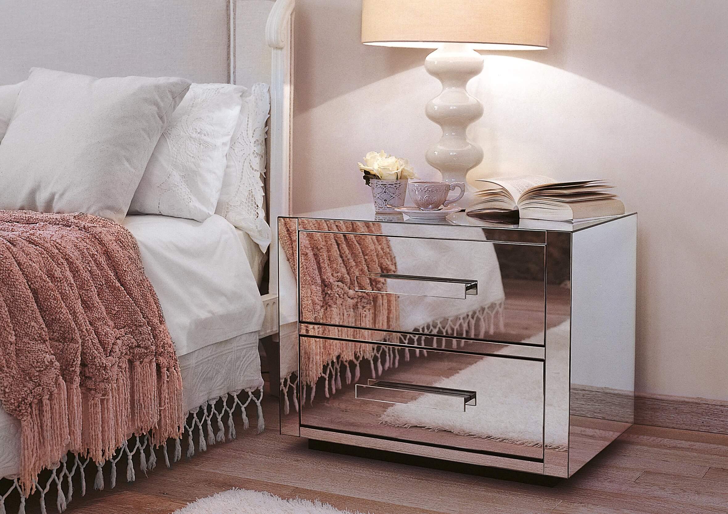 Laura Ashley Mirrored Furniture тумбочка зеркальная